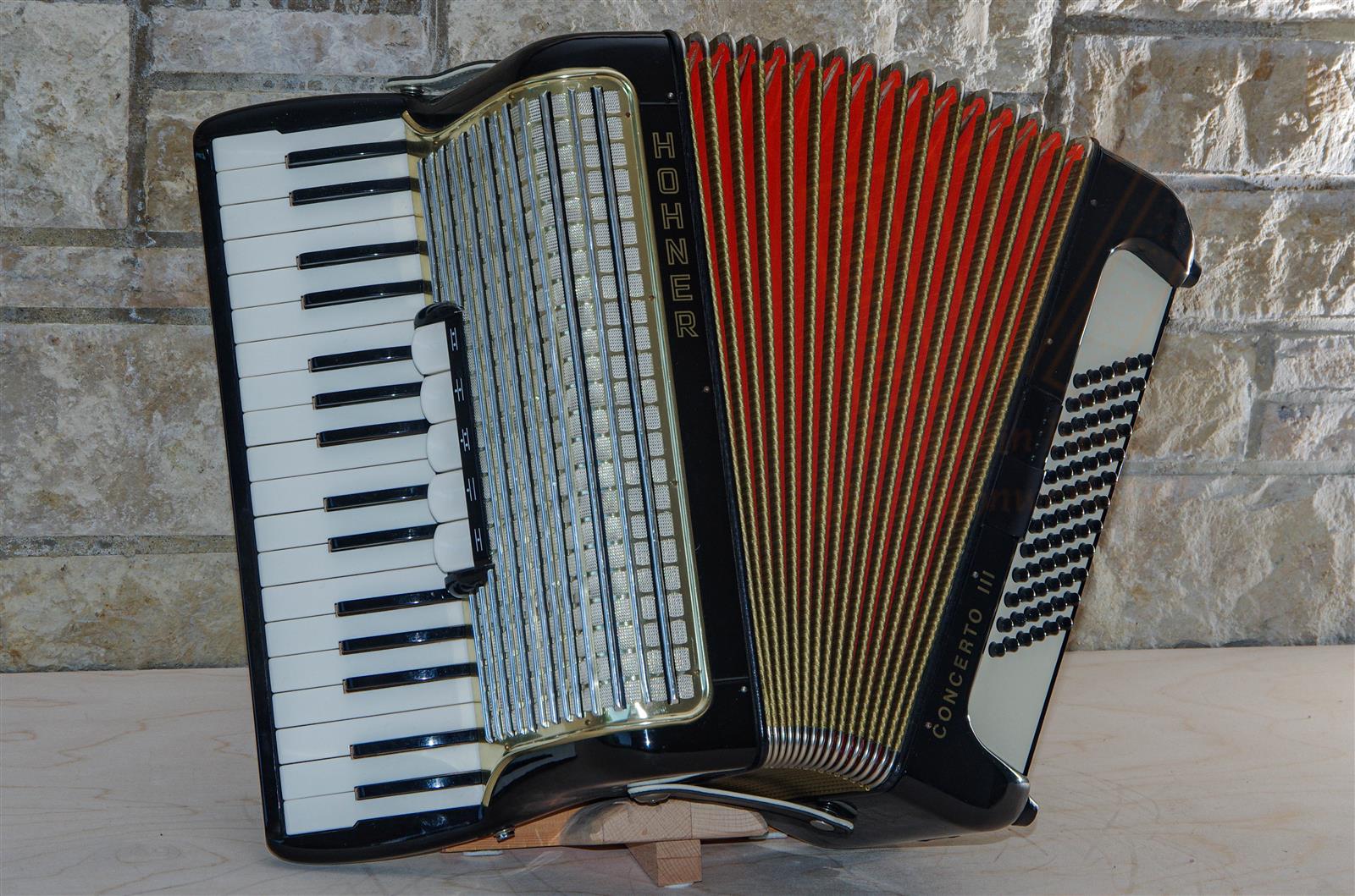 Akkordeon Hohner Concerto III 34/72/III/5/2 schwarz