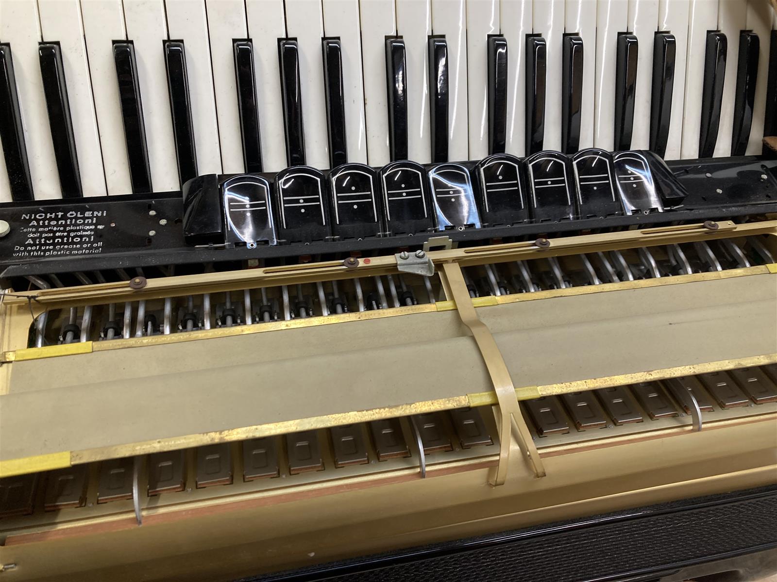 Akkordeon Hohner Atlantic III P, gebraucht/defekt