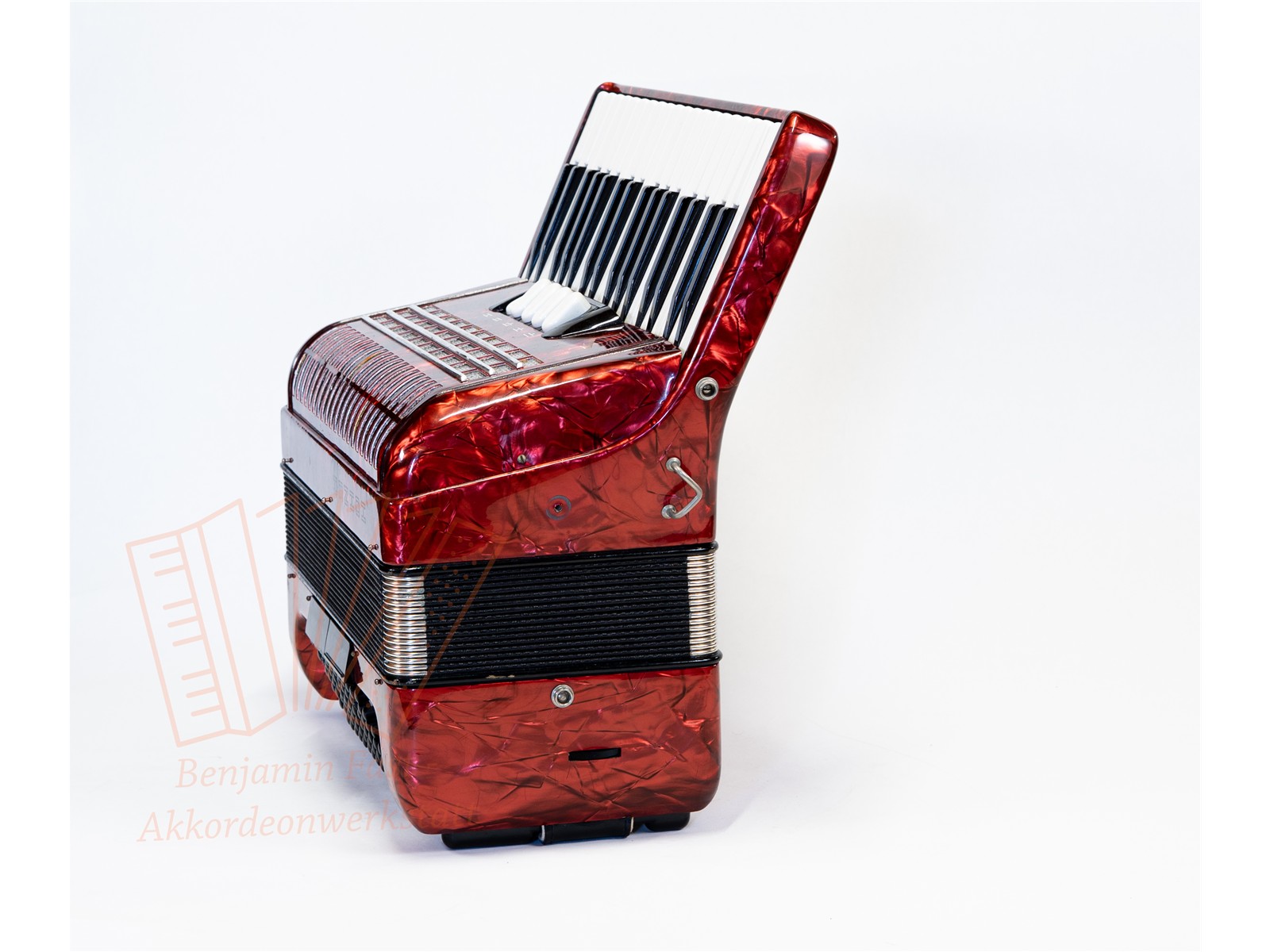 Akkordeon Hohner Concerto III N 34/72/III/5/2 rot, gebraucht