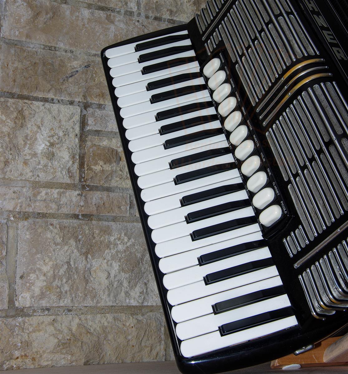 Akkordeon Hohner Morino V N - gebraucht