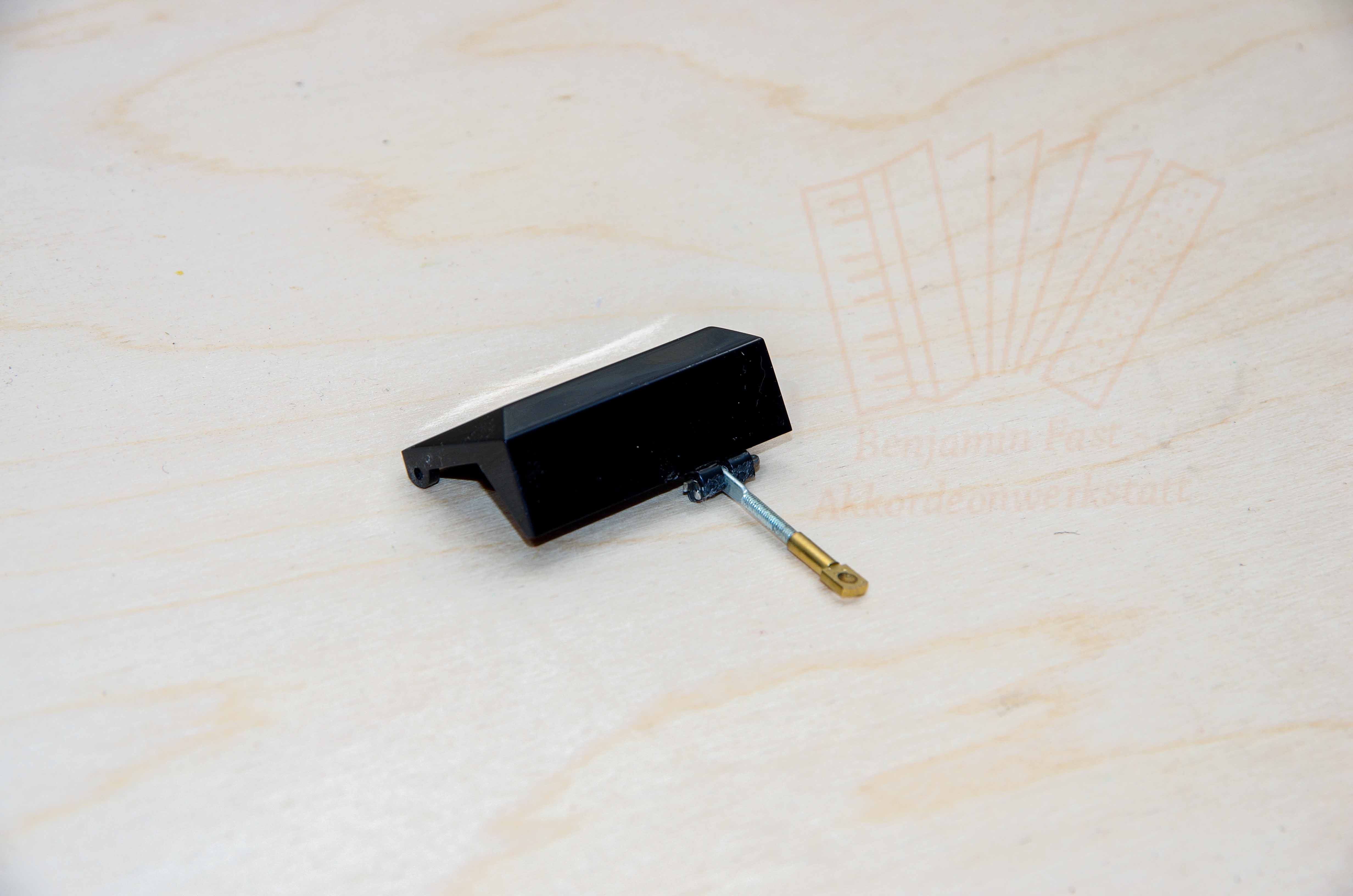 Registerdrücker Bass 30x51 schwarz, gebraucht mit Markierung