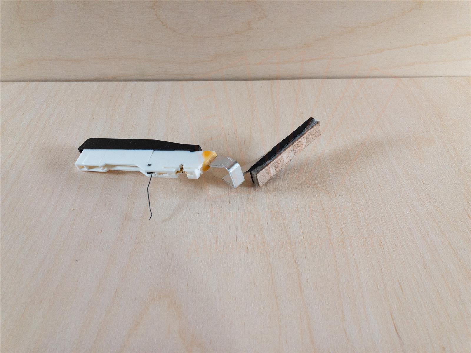 Schwarze Taste Hohner Atlantic IV N komplett, gebraucht Winkel links