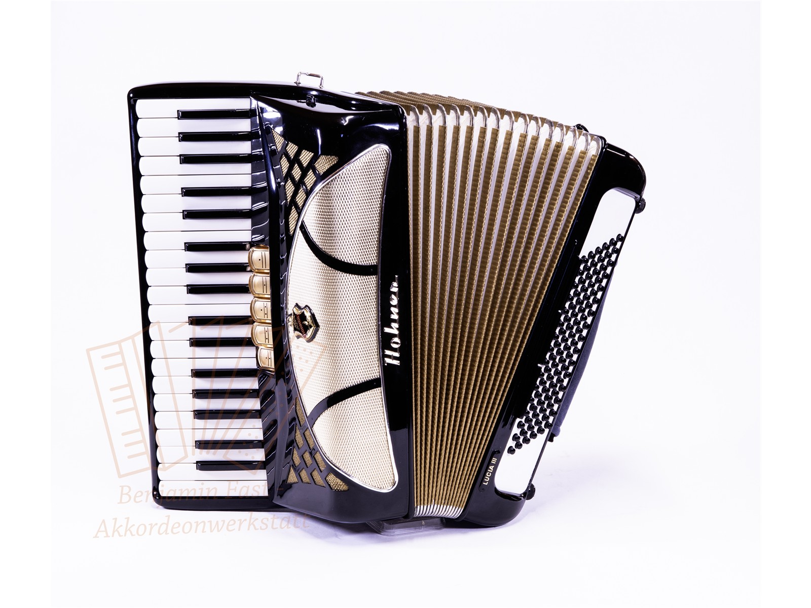 Akkordeon Hohner Lucia III 96 Bass 37/96/III/5/3 schwarz - gebraucht Akkordeon Hohner Lucia III 96 Bass 37/96/III/5/3 schwarz - gebraucht