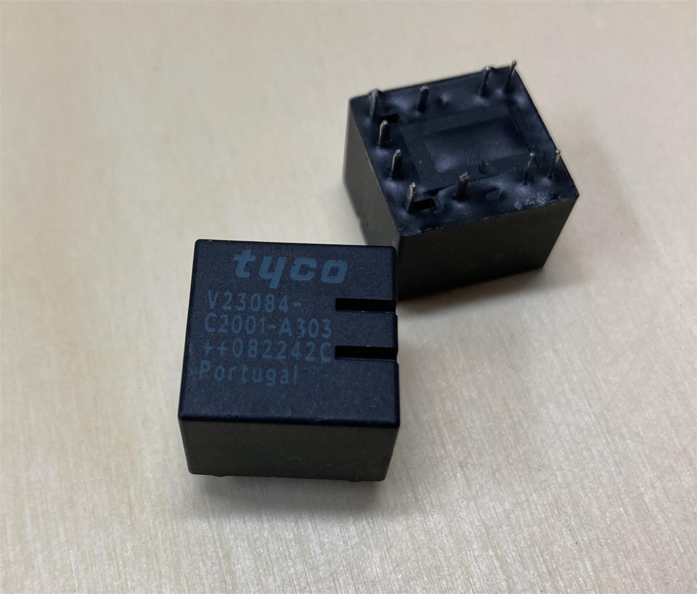 Relais Tyco V23084-C2001-A303 GM5 ECU BMW (Siemens) Relais Tyco V23084-C2001-A303 GM5 ECU BMW (Siemens)